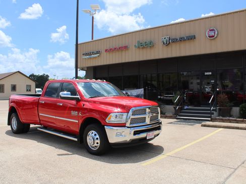 Used 2014 RAM 3500 Laramie w/ Convenience Group RWD image 4