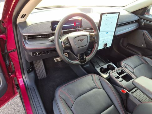 Used 2025 Ford Mustang Mach-E Premium w/ Sport Appearance Package AWD/4WD image 17