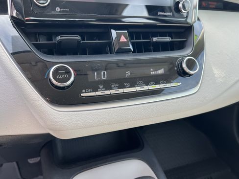 Certified 2021 Toyota Corolla LE image 8