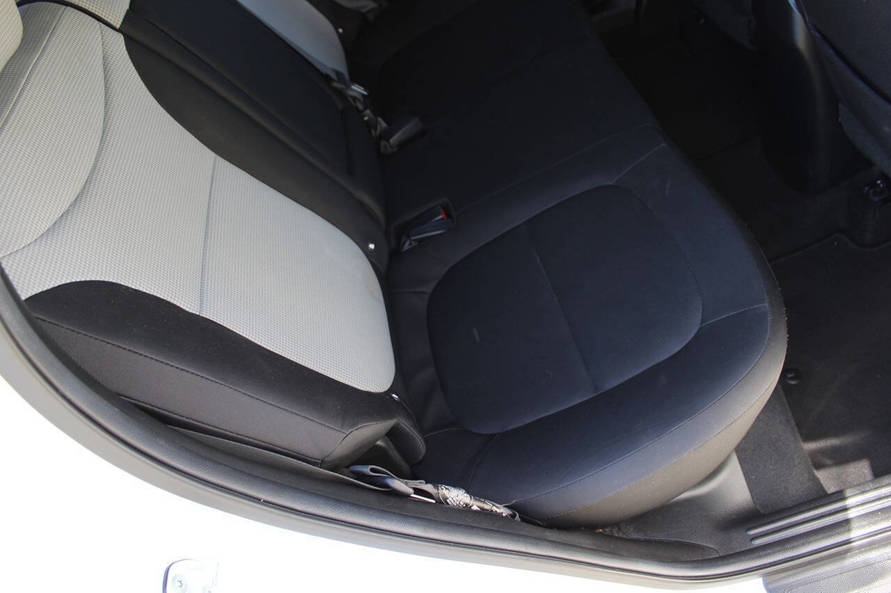 Used 2014 Kia Soul FWD image 40