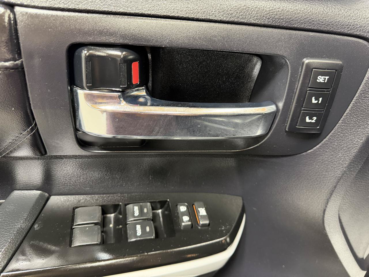 Used 2020 Toyota Tundra Platinum AWD/4WD image 12