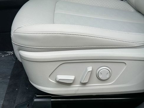 Used 2025 Kia Sorento S AWD/4WD image 16
