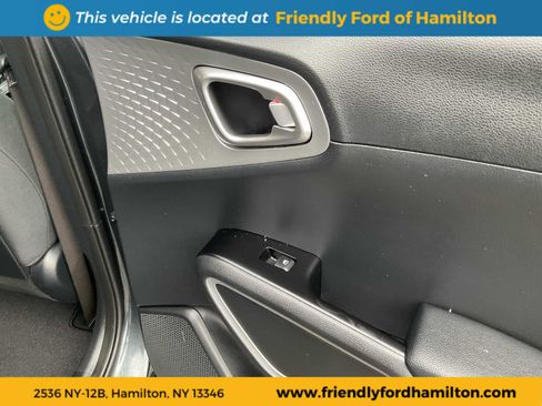 Used 2025 Kia Soul LX image 32