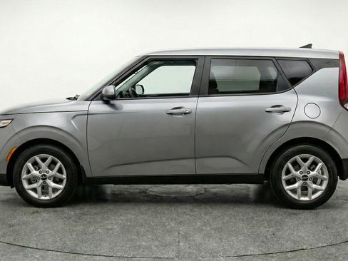 Used 2025 Kia Soul LX w/ LX Technology Package image 5