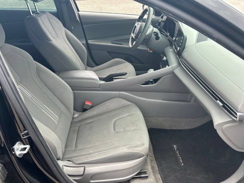Used 2023 Hyundai Elantra SEL w/ Cargo Package FWD image 10