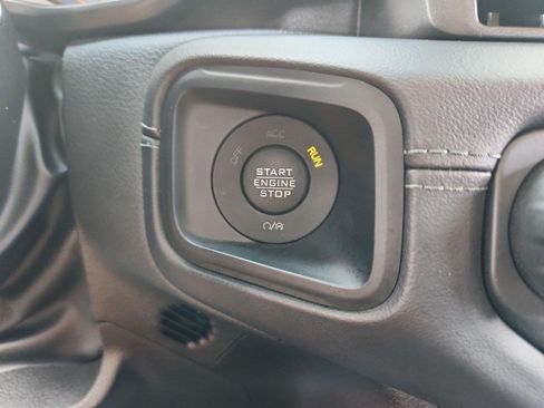 Used 2024 Jeep Gladiator Mojave w/ Convenience Group AWD/4WD image 16