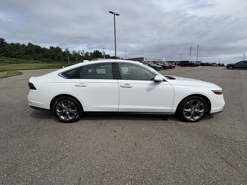 Used 2024 Honda Accord EX image 6