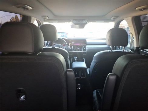 Used 2022 Kia Sorento SX image 11