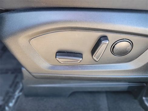 Certified 2023 Ford Explorer XLT image 20