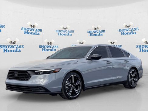 Used 2024 Honda Accord Sport image 2
