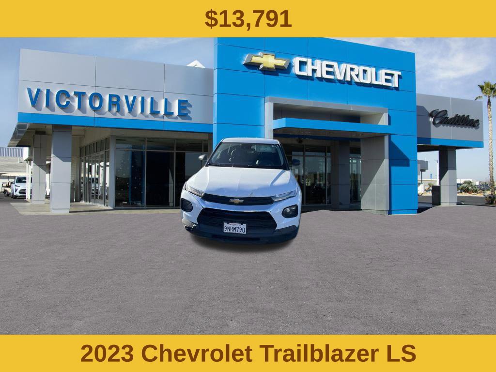 Used 2023 Chevrolet TrailBlazer LS FWD image 2