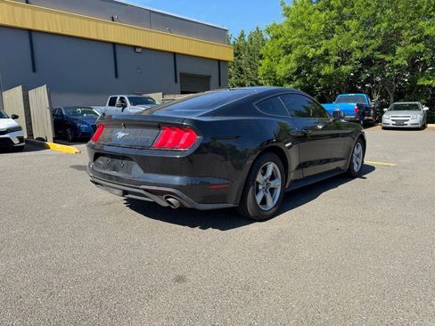 Used 2019 Ford Mustang Coupe RWD image 7