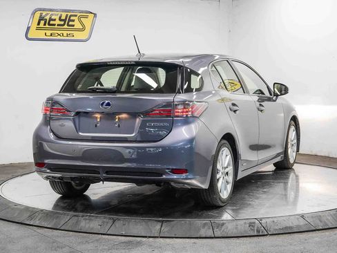 Used 2013 Lexus CT 200h w/ Leather Pkg FWD image 4