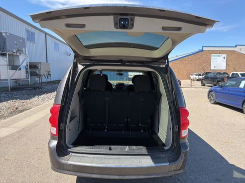 Used 2016 Dodge Grand Caravan SE w/ Quick Order Package 29E SE FWD image 22