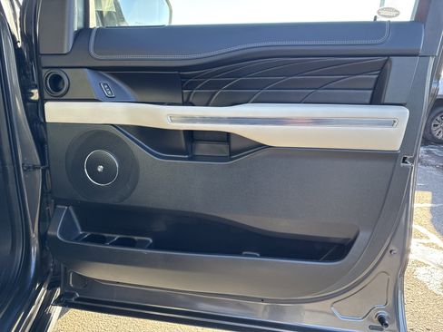 Used 2019 Ford Expedition Platinum image 26