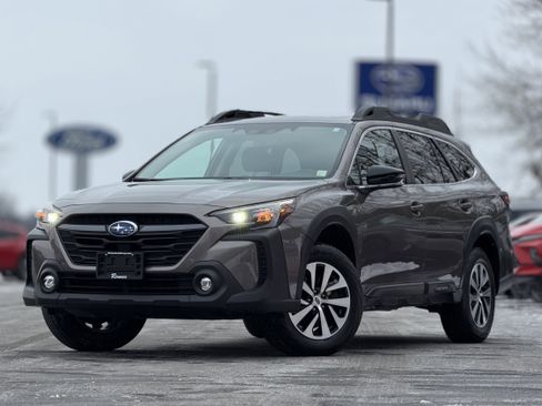 Used 2023 Subaru Outback Premium image 1