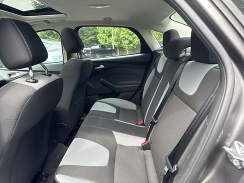 Used 2012 Ford Focus SE FWD image 7