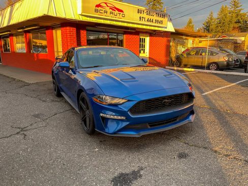 Used 2018 Ford Mustang Coupe w/ Ecoboost Performance Package image 4