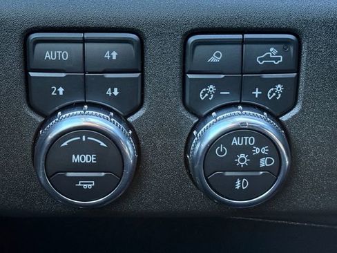 Used 2024 GMC Sierra 2500 SLT image 5