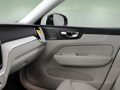 New 2026 Volvo XC60 T8 Ultra w/ Protection Package Premier image 20