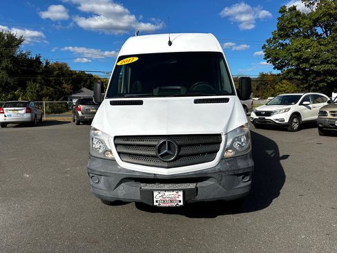 Used 2017 Mercedes-Benz Sprinter 3500 image 2