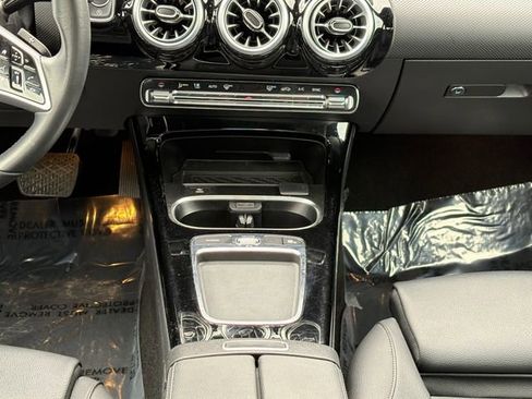 Used 2025 Mercedes-Benz CLA 250 image 11
