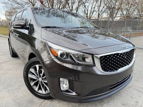 Used 2016 Kia Sedona SX image 1