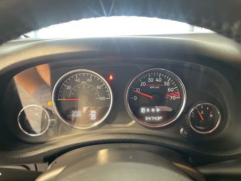 Used 2017 Jeep Wrangler Unlimited Rubicon AWD/4WD image 11