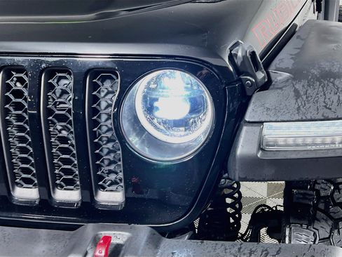 Used 2023 Jeep Wrangler Unlimited Rubicon w/ LED Lighting Group AWD/4WD image 12
