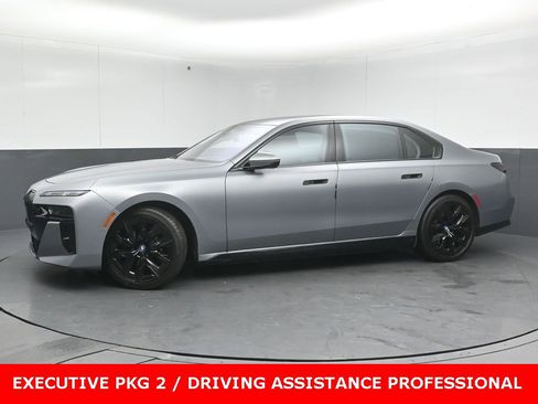 Used 2023 BMW i7 xDrive60 image 4