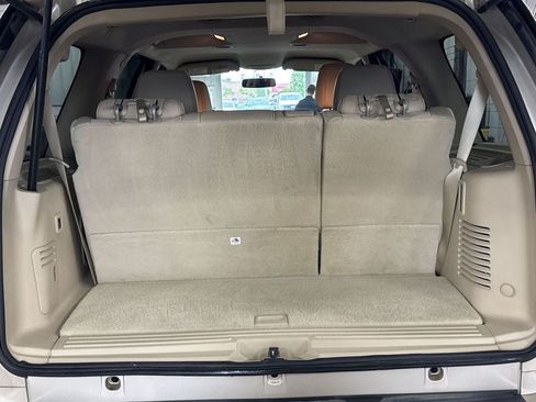 Used 2017 Ford Expedition XLT w/ Equipment Group 202A RWD image 29