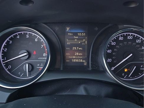 Used 2019 Toyota Camry SE image 18