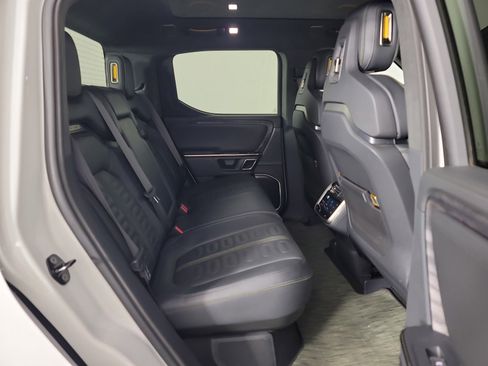 Used 2022 Rivian R1T Launch Edition image 22