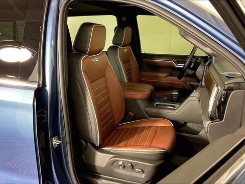 Used 2025 GMC Sierra 1500 Denali Ultimate image 10