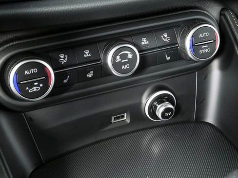 New 2026 Alfa Romeo Stelvio Sprint AWD/4WD image 17