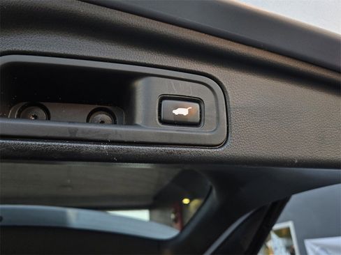 Used 2017 Honda Pilot Touring image 38