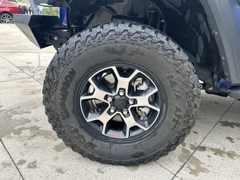 Used 2018 Jeep Wrangler Unlimited Sport S AWD/4WD image 2