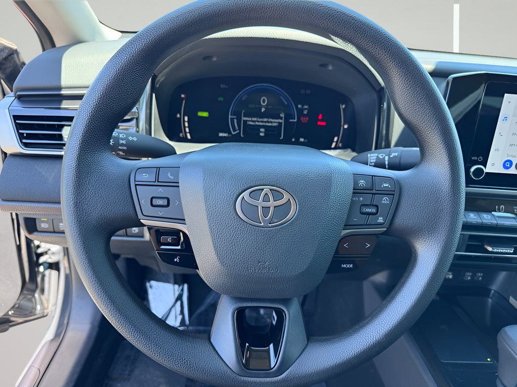 Used 2025 Toyota Camry LE FWD image 19
