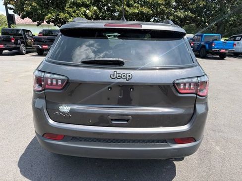 Used 2021 Jeep Compass Latitude w/ Sun and Sound Group AWD/4WD image 5