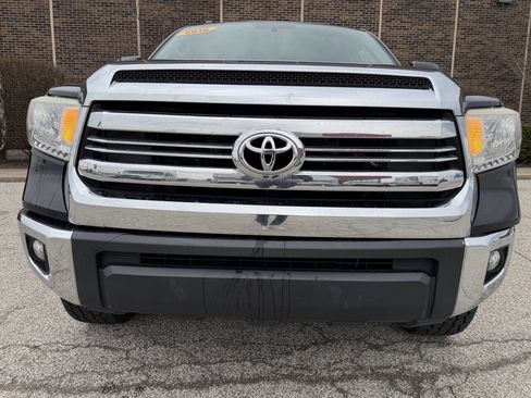 Used 2016 Toyota Tundra SR5 w/ TRD Off Road Package image 4