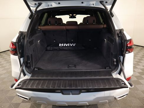 Used 2024 BMW X5 xDrive40i w/ Parking Assistance Package image 29
