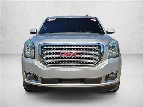 Used 2015 GMC Yukon Denali w/ Touring Package AWD/4WD image 2