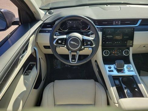 Used 2023 Jaguar F-PACE R-Dynamic S AWD/4WD image 17