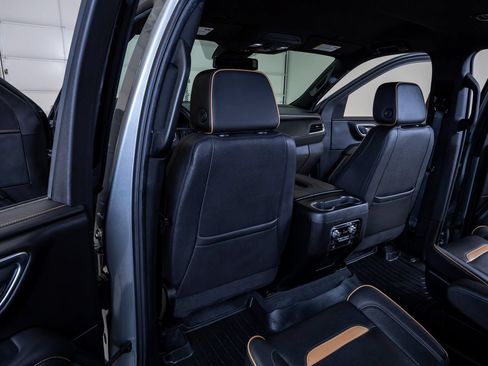 Used 2023 GMC Yukon XL AT4 AWD/4WD image 24