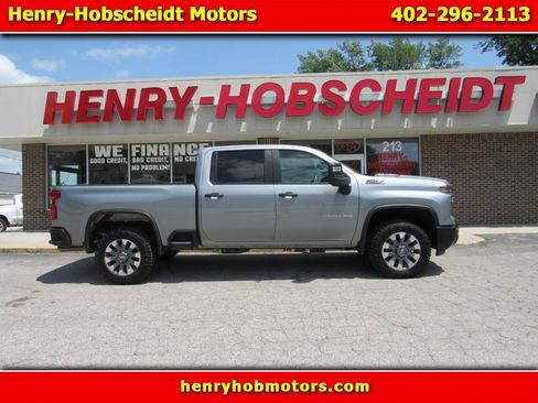 Used 2025 Chevrolet Silverado 2500 Custom w/ Custom Value Package AWD/4WD image 1