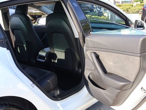 Used 2019 Tesla Model 3 Long Range RWD image 26