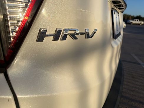 Certified 2022 Honda HR-V EX image 8