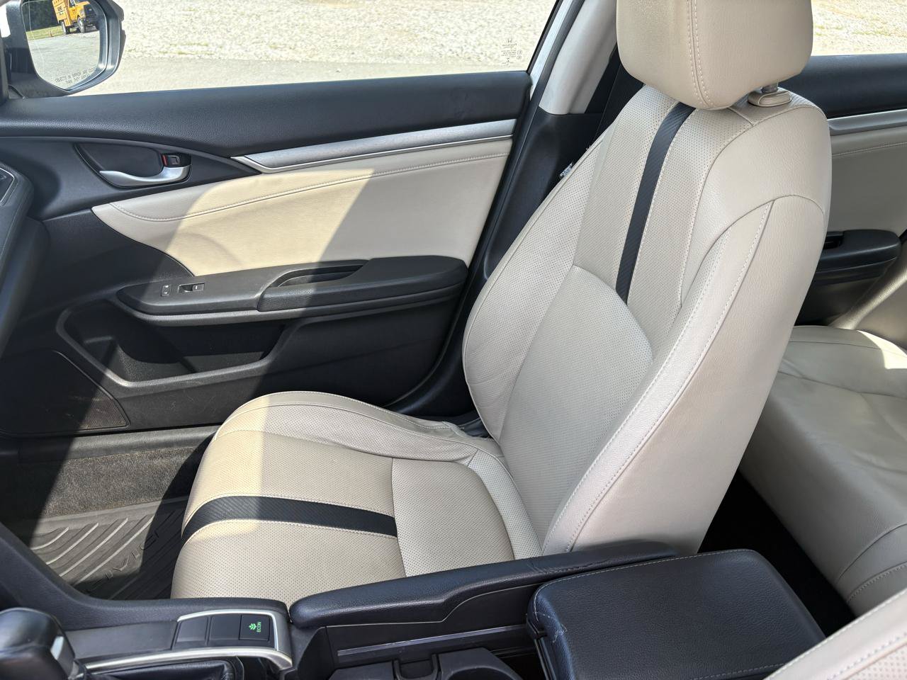 Used 2017 Honda Civic Touring image 18