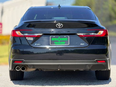 Used 2025 Toyota Camry SE w/ Convenience Package FWD image 10