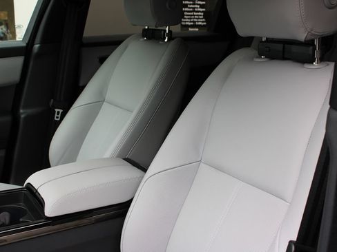 Used 2026 Land Rover Range Rover Velar S AWD/4WD image 9